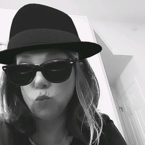 Meet your Posher, Ellen